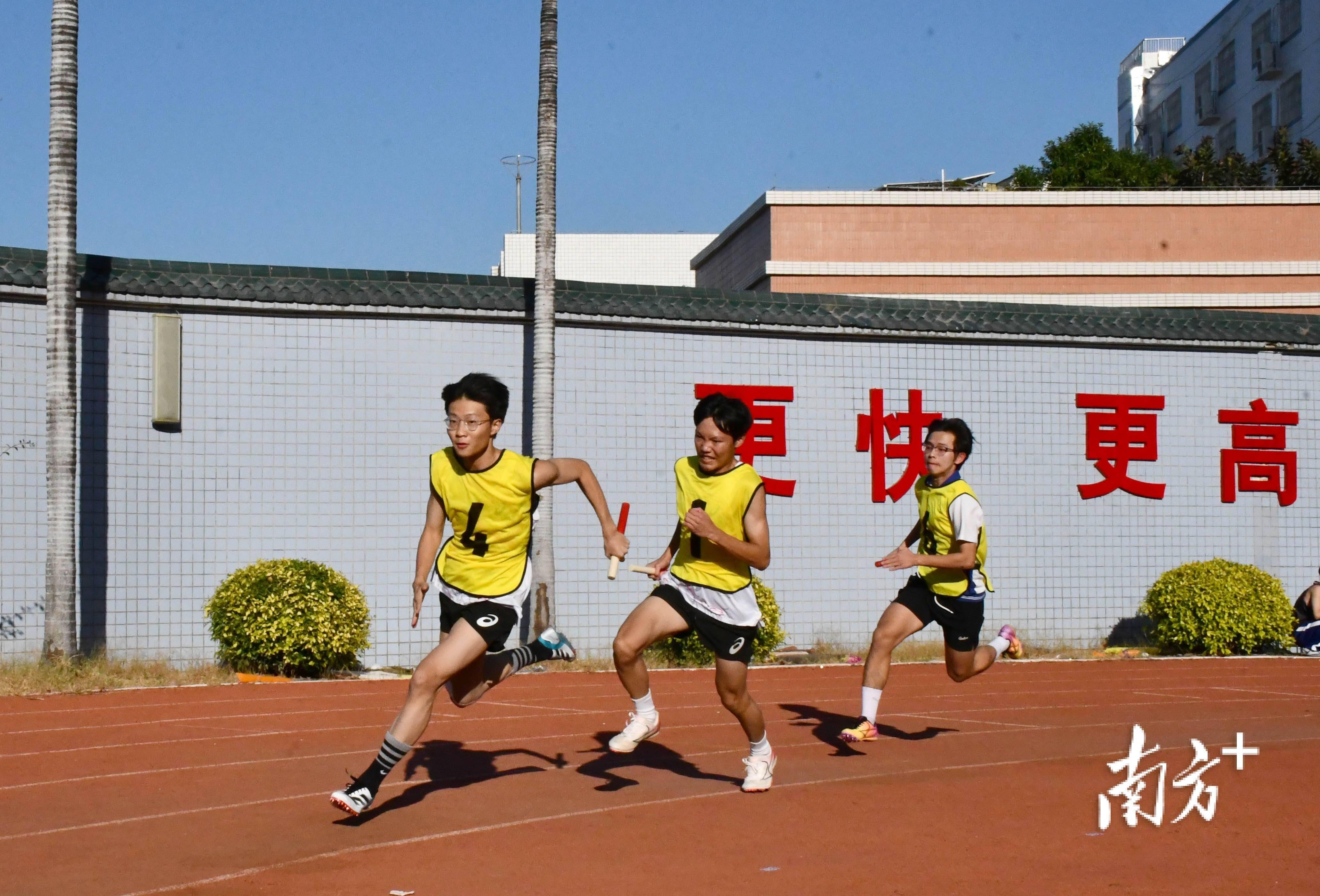 开云官网:精彩纷呈！运动员们在赛场上创造奇迹